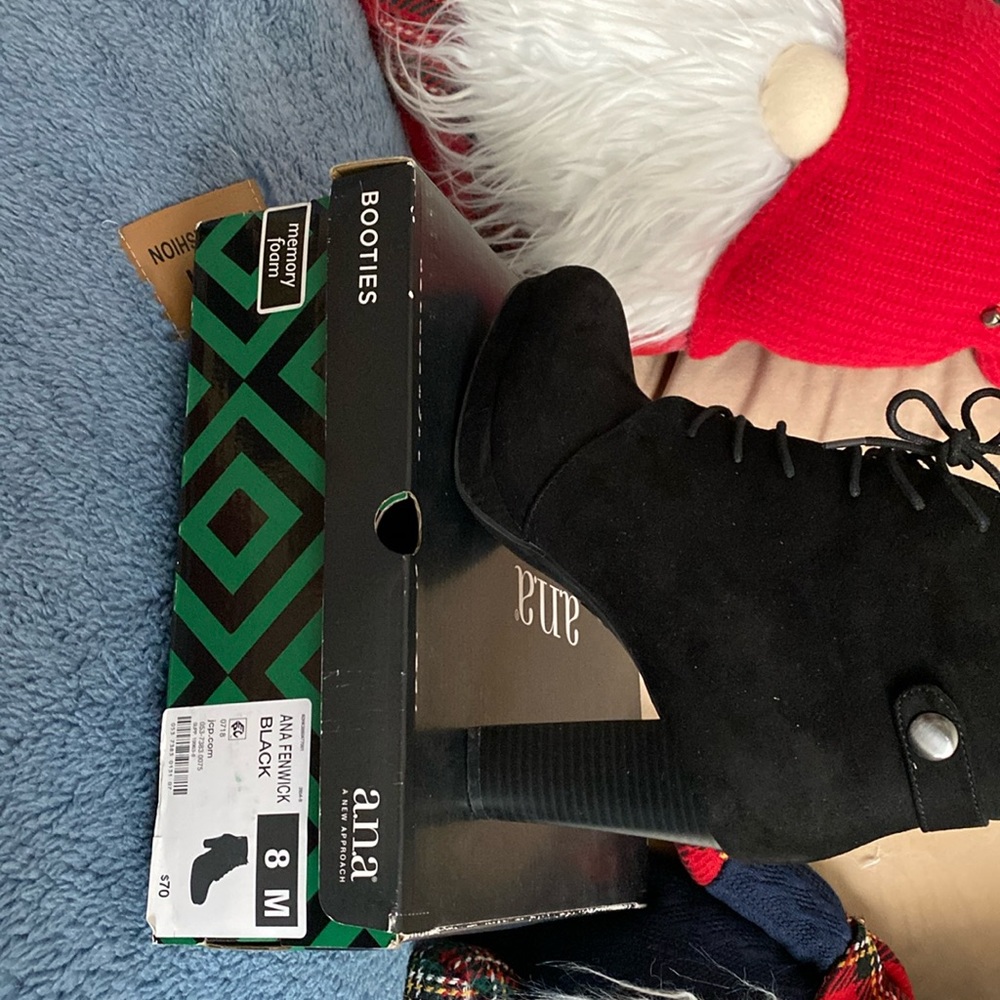 A.n.a booties size 8